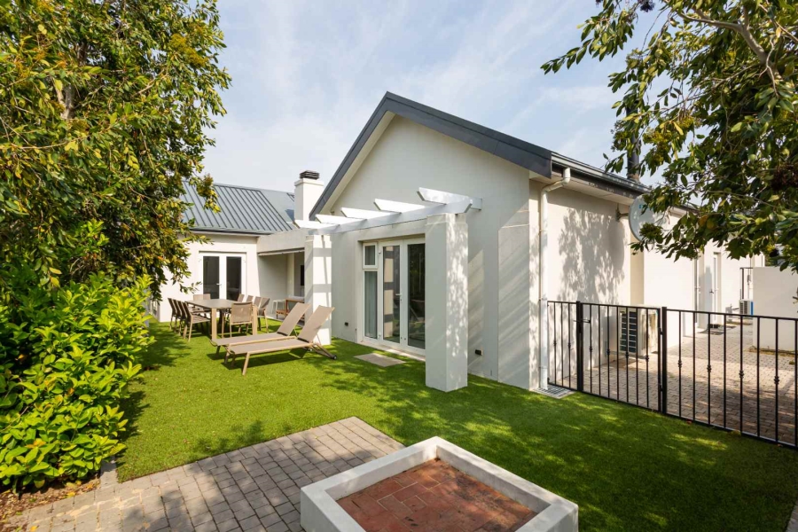 To Let 5 Bedroom Property for Rent in Val De Vie Estate Western Cape